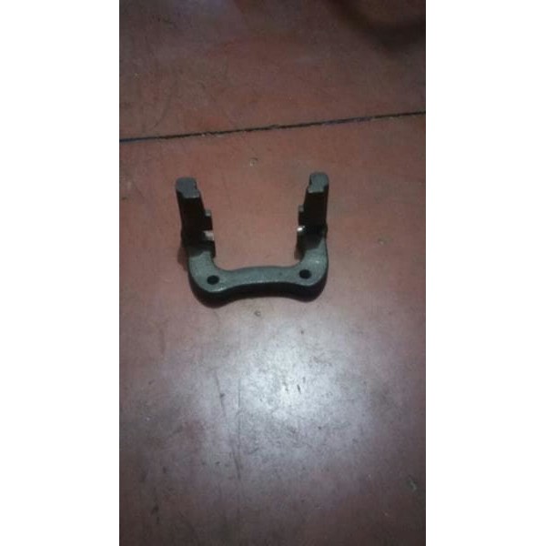 AFT F0611430 Fren Kaliperi Arka Sağ Sol Balata Tutucu Megane III Fluence Scenic III 09-