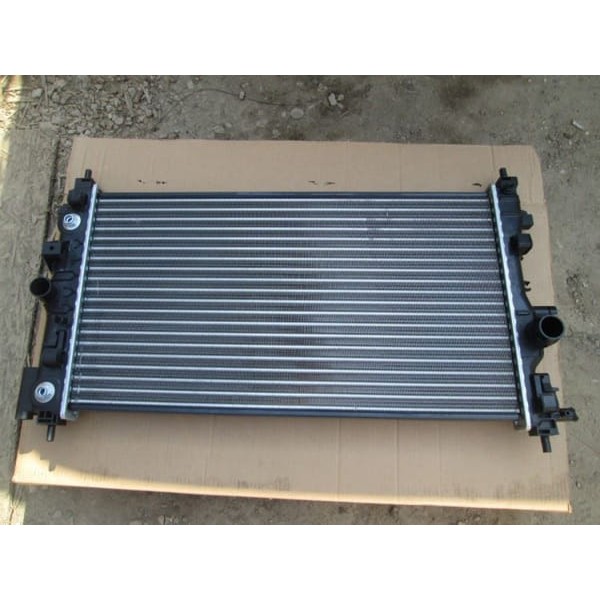 AUTOLUX 1300306 Su Radyatörü Mekanik At 680X388X23 Mm Opel Astra J 1.4 Let 1.6 Xe 08 -