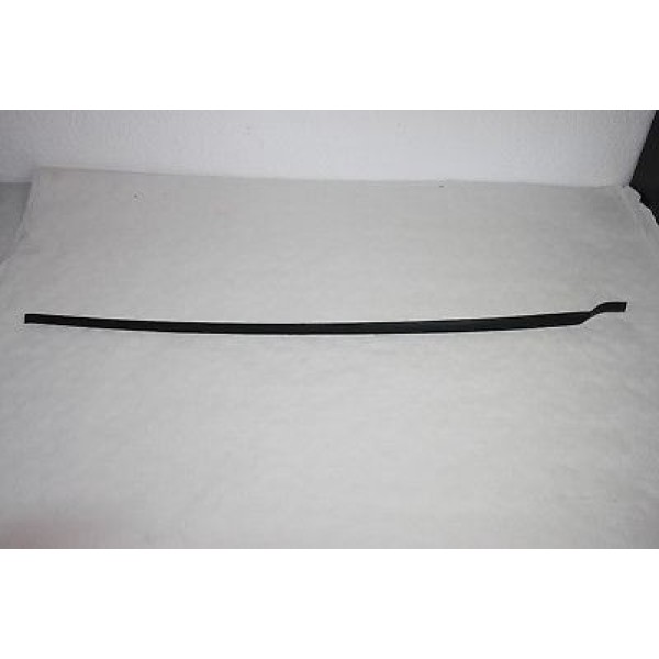 VOLKSWAGEN 3B0854328CB41 Cam Kenar Çıtası Ön Sağ Passat 97-04